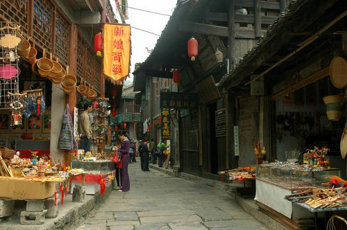 E線(xiàn)：張家界、猛洞河、芙蓉鎮(zhèn)、黃龍洞經(jīng)典四日游（純玩）